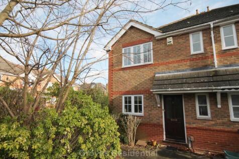 3 Bedroom Terraced in KT3 3RW