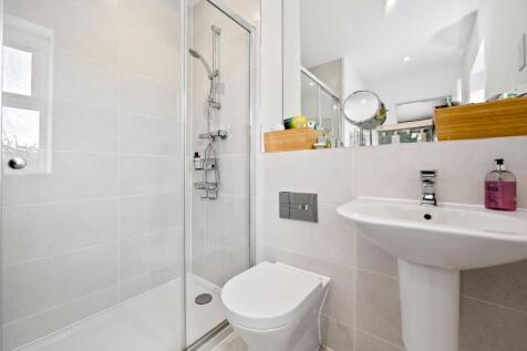 Main Bedroom En-Suite