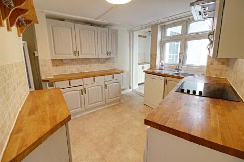 Kitchen 1.jpg
