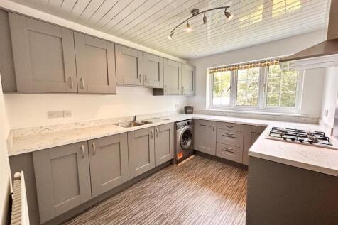 Kitchen 1.jpg