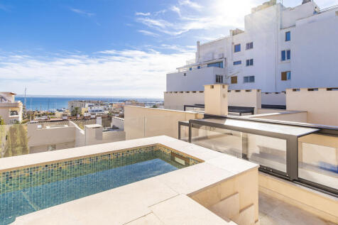 Roofttop with jacuzzi