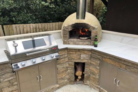 Outdoor Kitchen