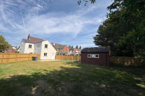 Rear Garden 2.jpeg