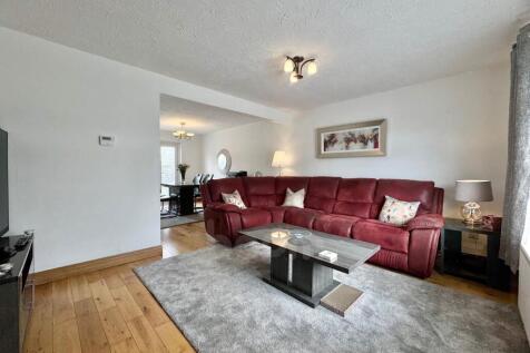 Aitken Drive, Beith lounge area