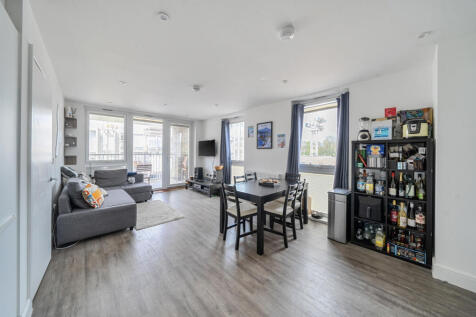 Sitting/Dining Room