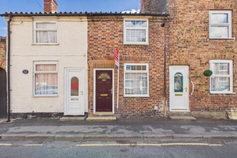 2 Bedroom Mid-Terrace House - For Sale