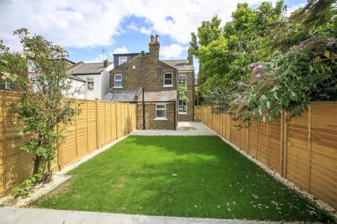 3 bedroom Semi Detached for rent