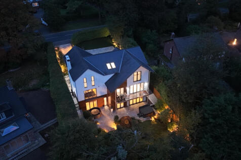 White Lodge, Prestbury, Cheshire SK10 4HU