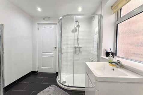 DOWNSTAIRS SHOWER ROOM