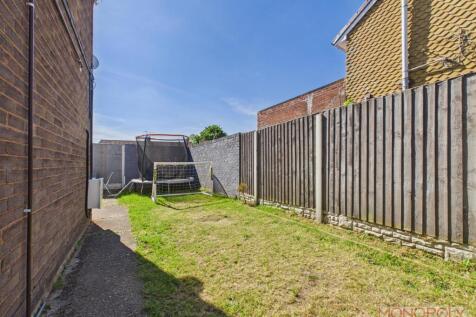 CAM04439G0-PR0276-STILL026.jpg