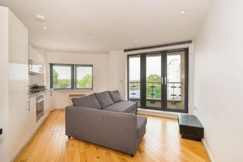 Beautifully presented apartment within a secure development located within close proximity to London Bridge tube and Bermondsey station.