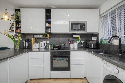 Focused Kitchen A...