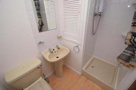 SHOWER ROOM.JPG