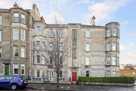 Well presented, unfurnished, two bedroom apartment in excellent Bellevue locale, close to all amenities and City Centre. The property is situated within walking distance of both Leith Walk and Stockbr