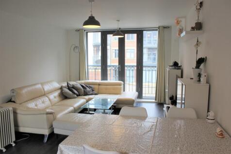 A STUNNING & SPACIOUS 2 BEDROOM APARTMENT AVAILABLE IN THE METALWORKS.
