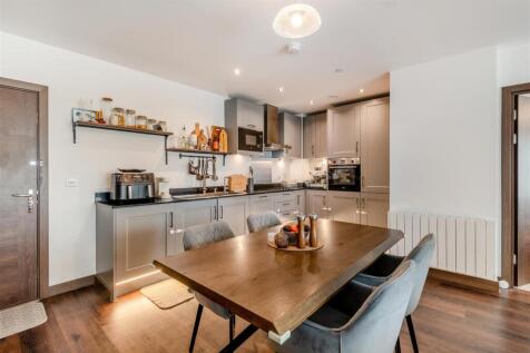 Lounge/Kitchen