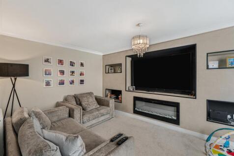 7 Hanbury Grove-9.jpg