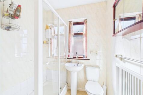 CAM01909G0-PR0404-STILL030