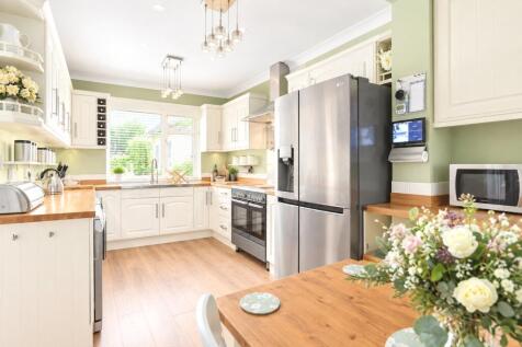 Kitchen/ Breakfast