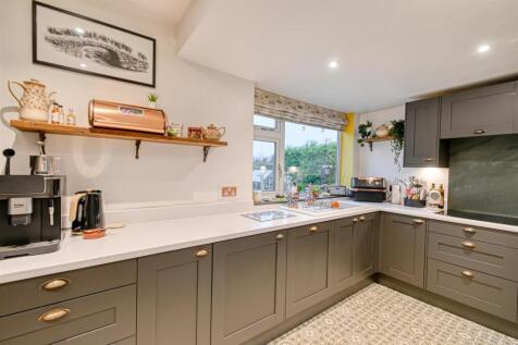2 Grasmere Drive-03.jpg