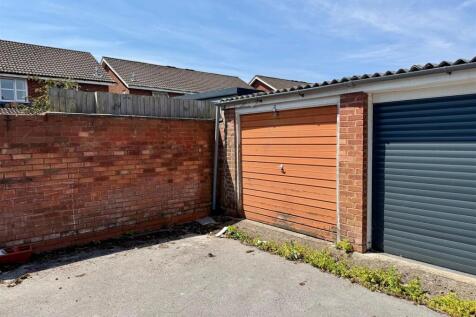WR32 Garage.jpg