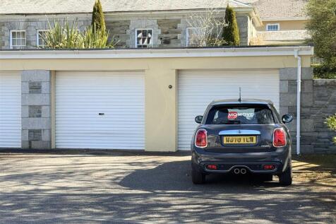 Double Garage/Parking