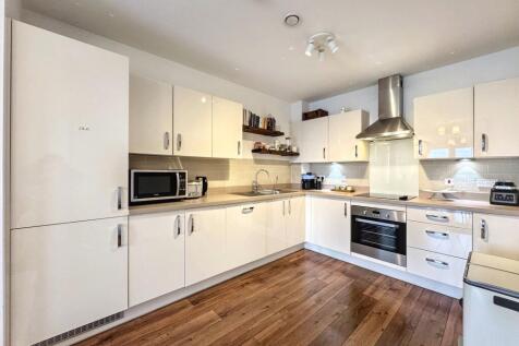 Open plan lounge/kitchen/dining area