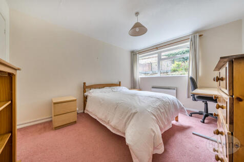 cb987f00-d2ee-482...