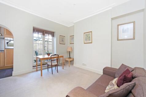A two bedroom second floor apartment on Primrose Hill's most desirable square. Views directly onto Chalcot Square from both bedrooms, outside space and a short walk from Regents Park Road. EPC Rating: