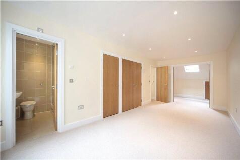 property in Savoy Mews,
Clapham North, SW9