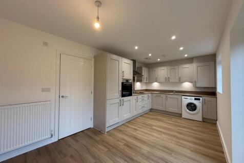 Kitchen Diner (2).jpg