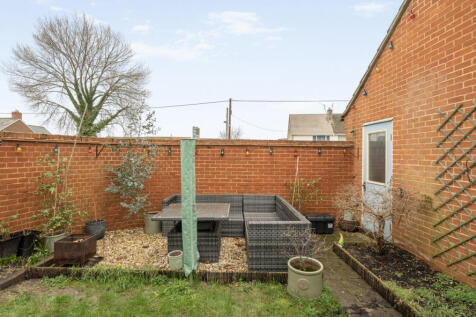 1405940-16-697b75...