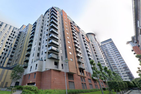 **DEPOSIT ALTERNATIVE OPTION AVAILABLE** - AVAILABLE MID-JULY - Located in the Green Quarter, close to Victoria Train Station, this large apartment can be found on the 12th floor. Boasting amazing, ci