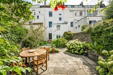 6 bed, 5 bath Terraced in Bristol - Photo 22
