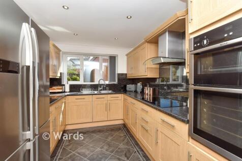 Kitchen/ Utility Room
