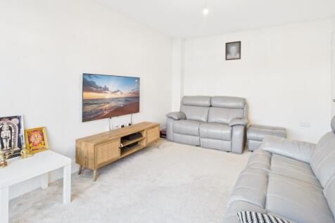 CAM02519G0-PR0360-STILL021