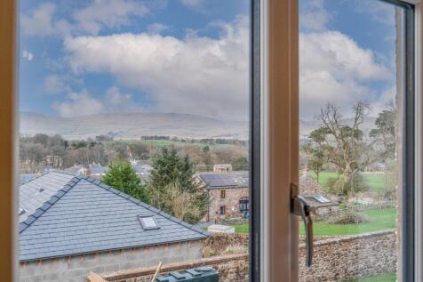 Where Stunning Views Captivate