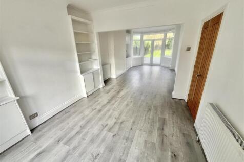 Dining Room & Lounge