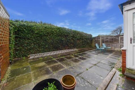CAM05411G0-PR0177-STILL003.jpg