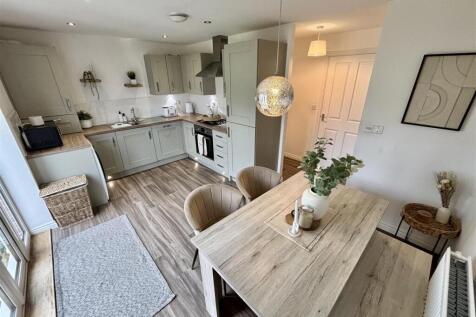 Open Plan Kitchen and Dining Room
