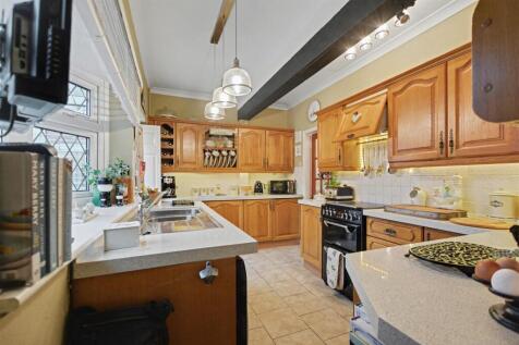 Kitchen_1.jpeg