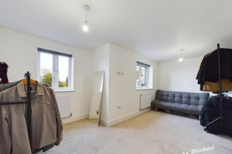 CAM02773G0-PR0024-STILL013