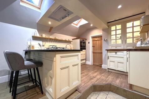 Contemporary Breakfast Kitchen 832