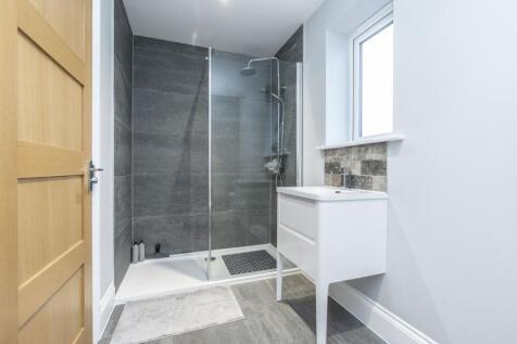 Shower Room to Bedroom Two