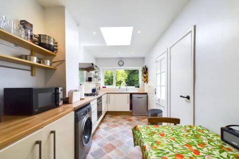 CAM02023G0-PR0054-STILL042