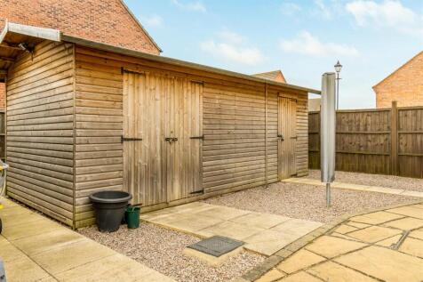 28 Ashton Hall Drive (Wyberton)-12.jpg