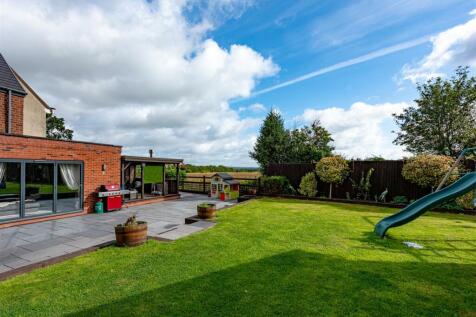 St Elvey-Garden 1.jpg