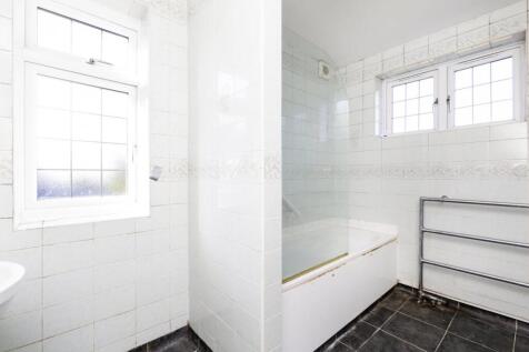 110 Ellesmere Road 18.jpg