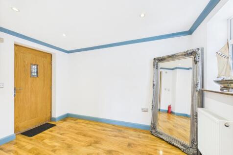 CAM03185G0-PR0102-STILL017