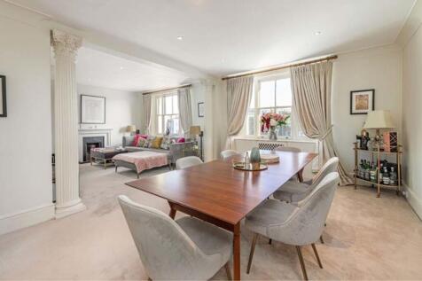 A wonderfully bright top floor 3 bedroom maisonette (with lift) in a fine white stucco house with smart common parts. The reception space comprises a south-facing drawing room, a dining hall and study